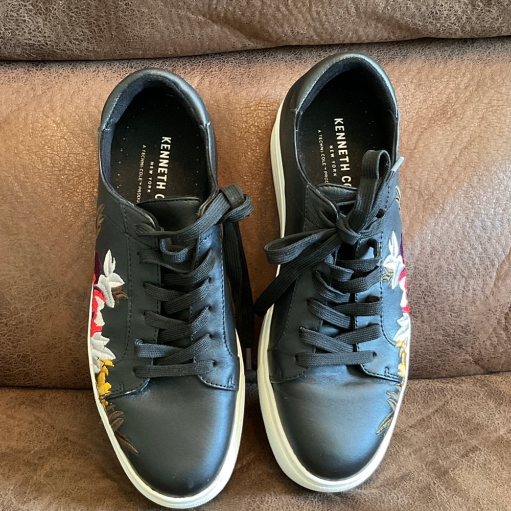 Kenneth Cole Black Floral Women's Sneakers